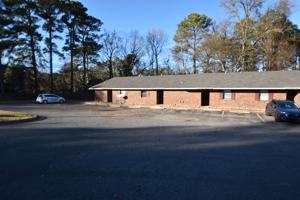 featured image of 2314 Lakeshore Dr