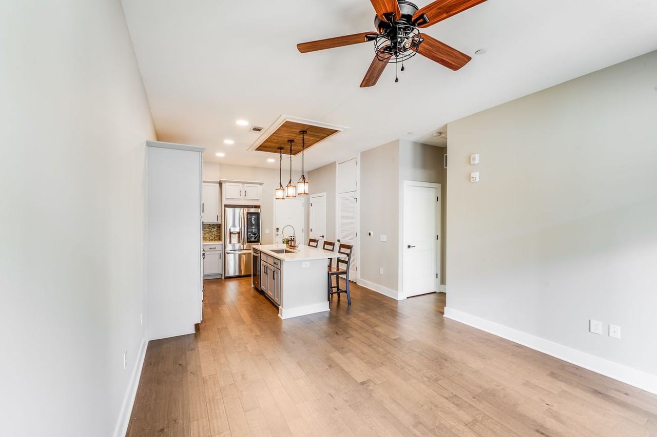 2401 Euclid Ave #106