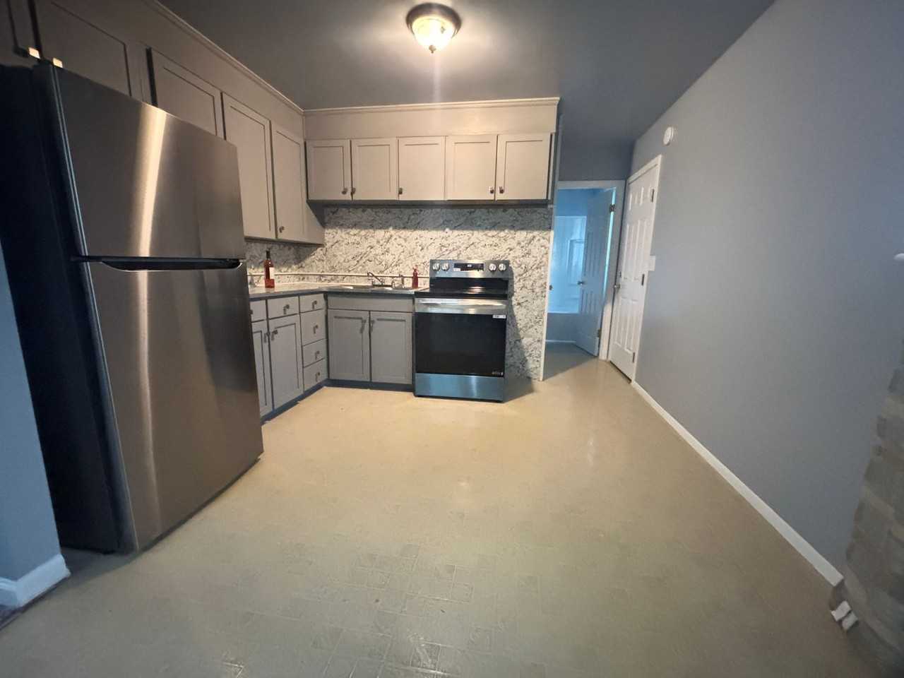 4230 Moomaw Avenue Northwest - Photo 5 of 33