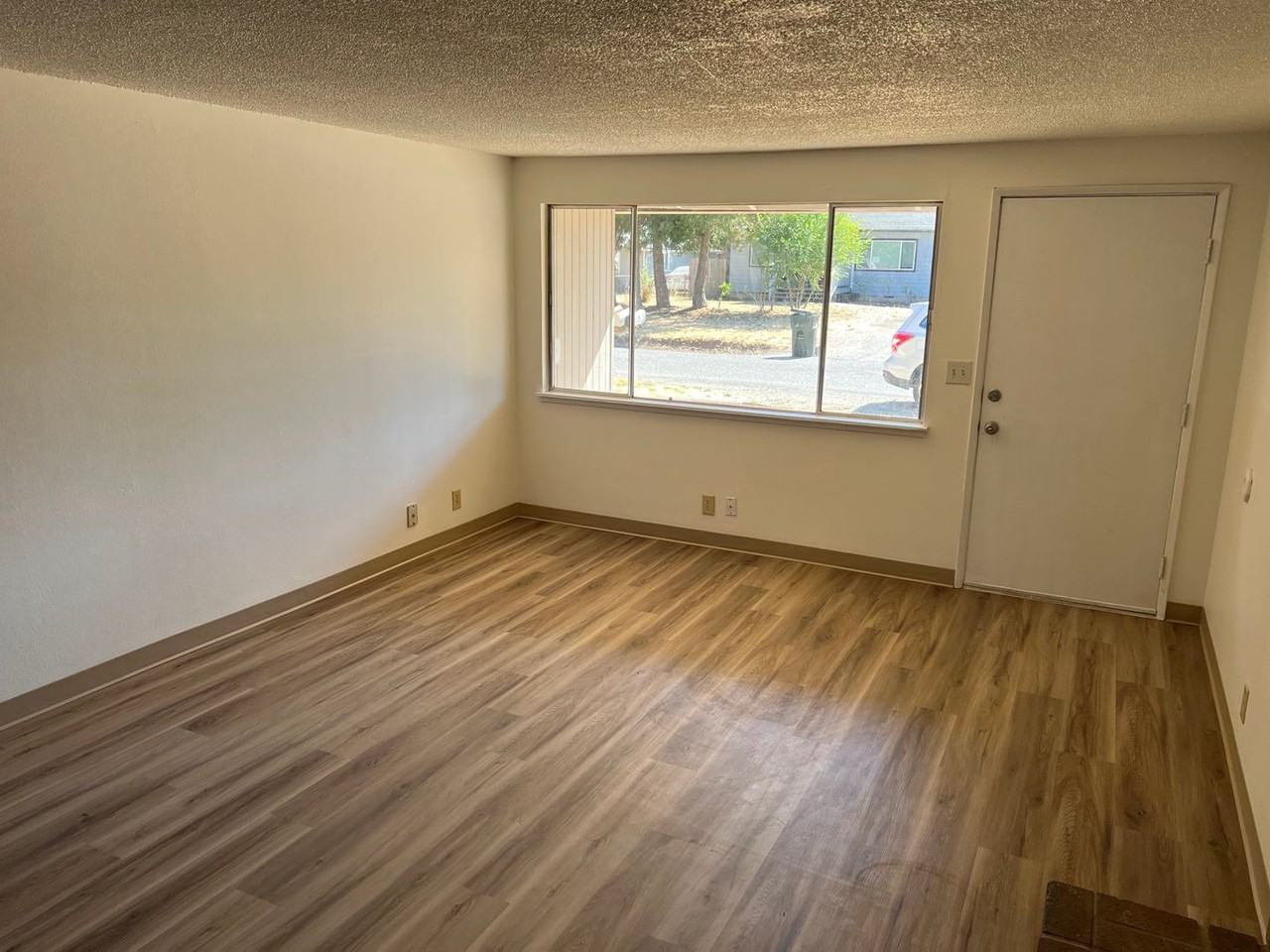 430 S 51st Pl - Photo 3 of 15
