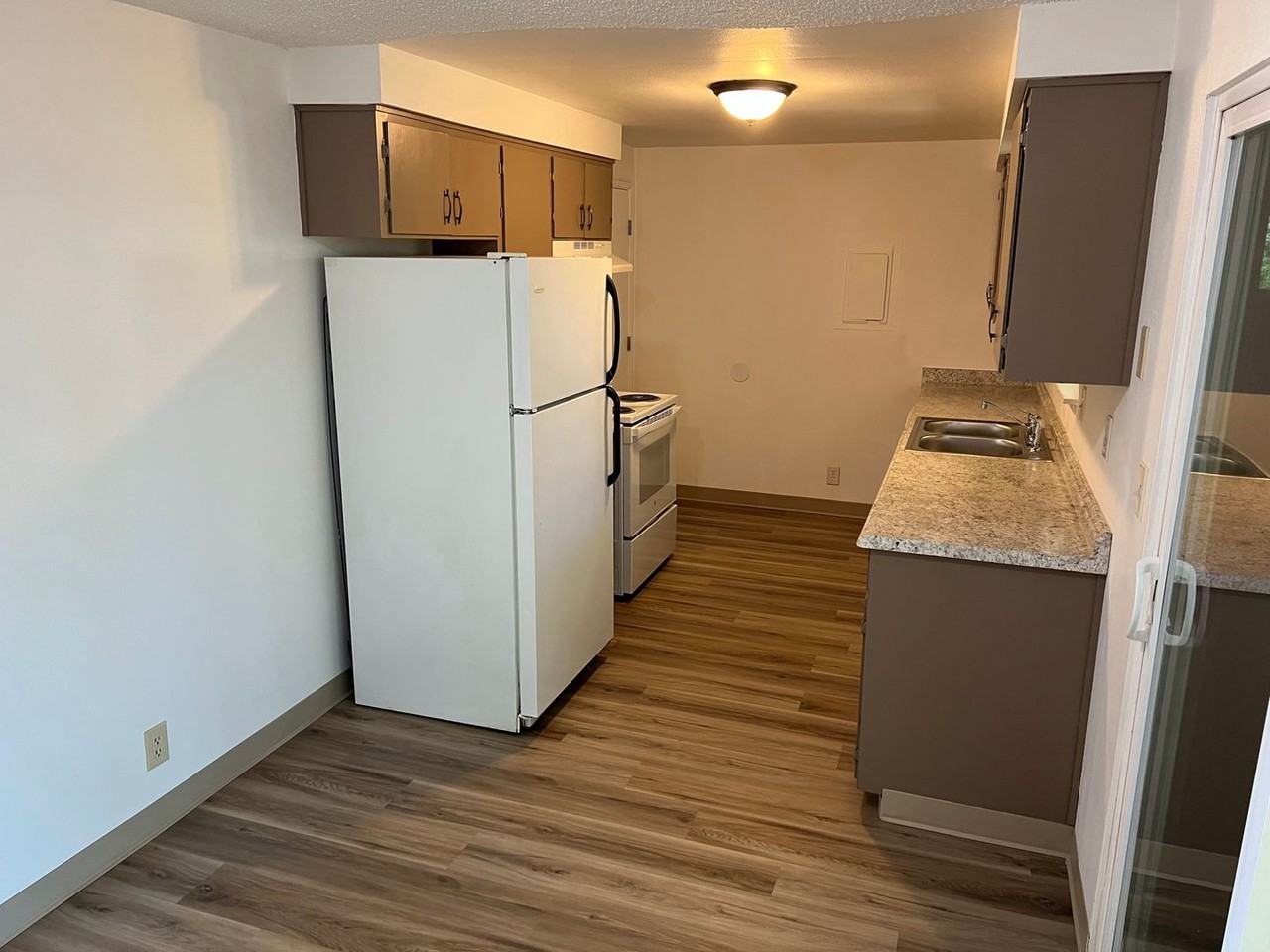 430 S 51st Pl - Photo 4 of 15