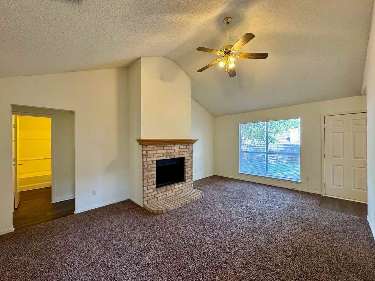 632 Park Place Dr - Photo 3 of 12