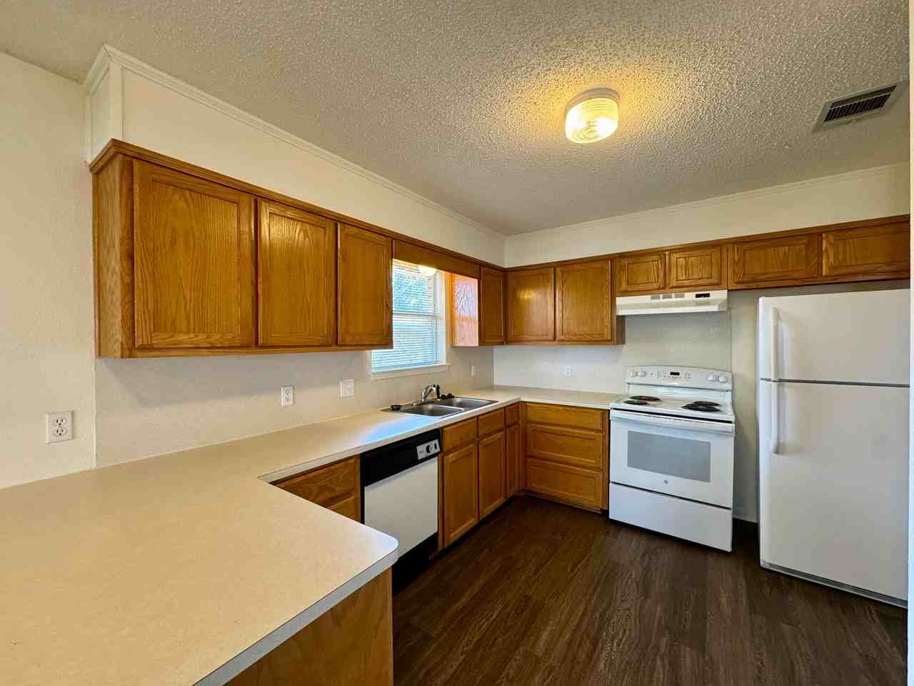 632 Park Place Dr - Photo 5 of 12