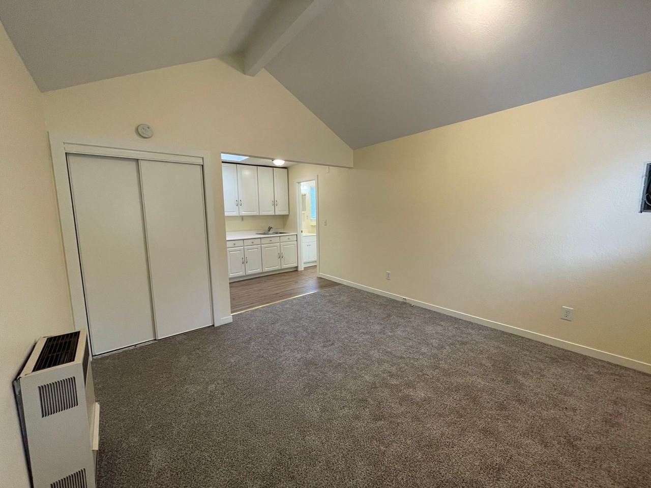 001-12 - Photo 4 of 24