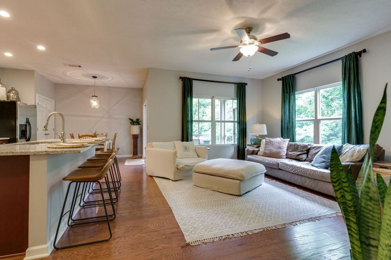 9136 Carissa Dr - Photo 4 of 22