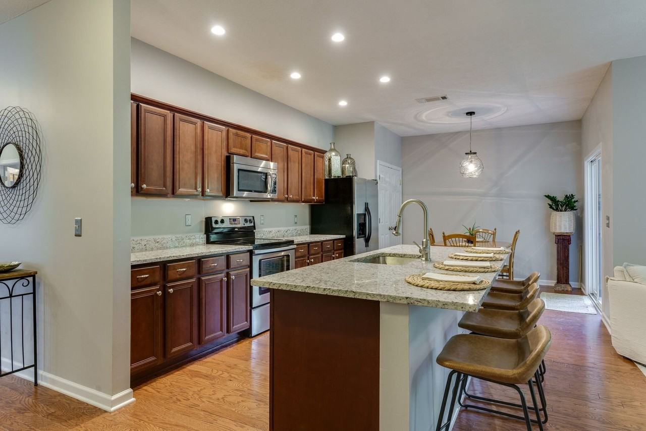 9136 Carissa Dr - Photo 6 of 22