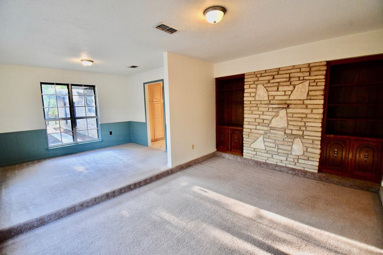 251 County Road 4756 - Photo 4 of 11