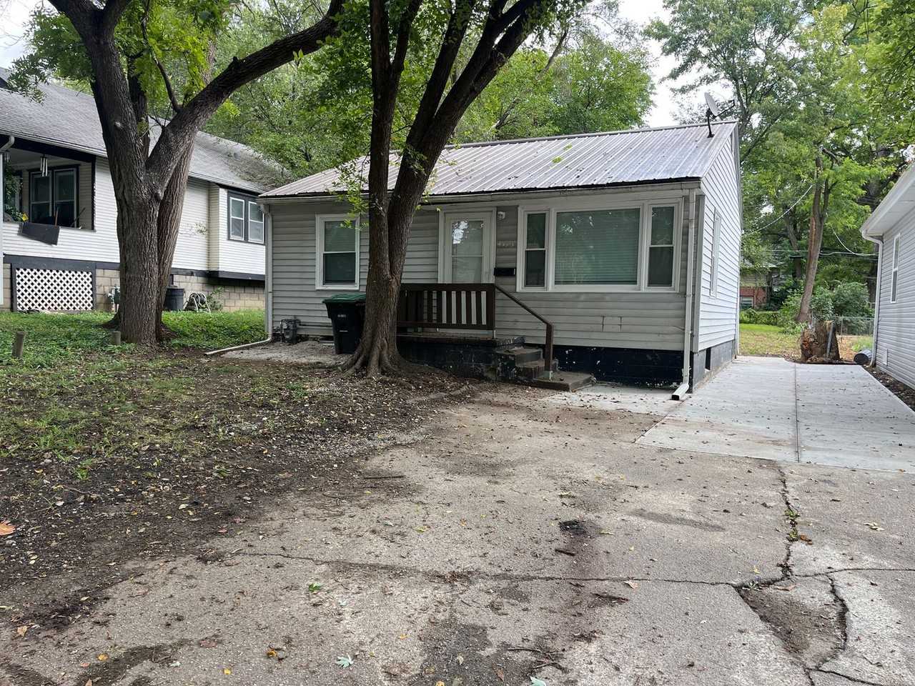 4333 N 41st St - Photo 2 of 18