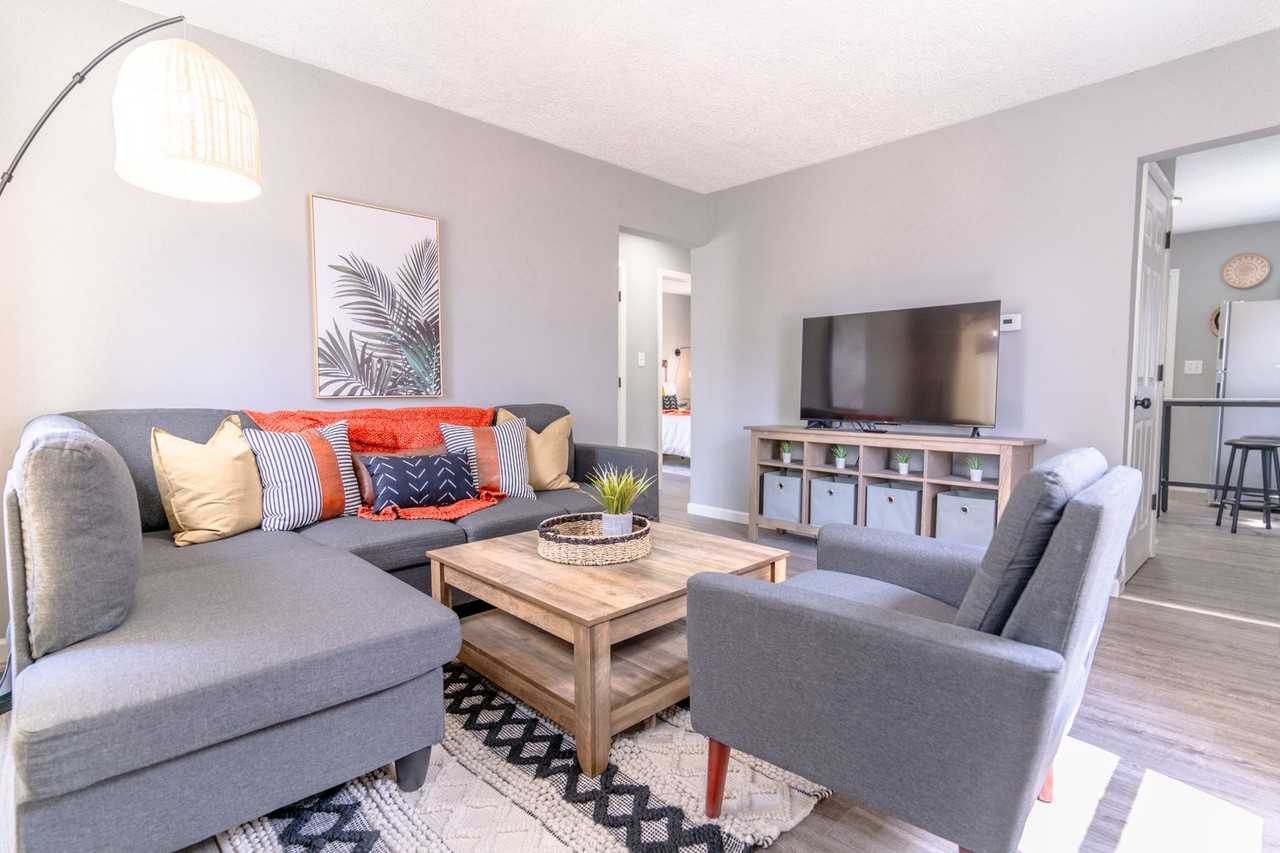 1690 Jefferson Ave - Photo 3 of 29