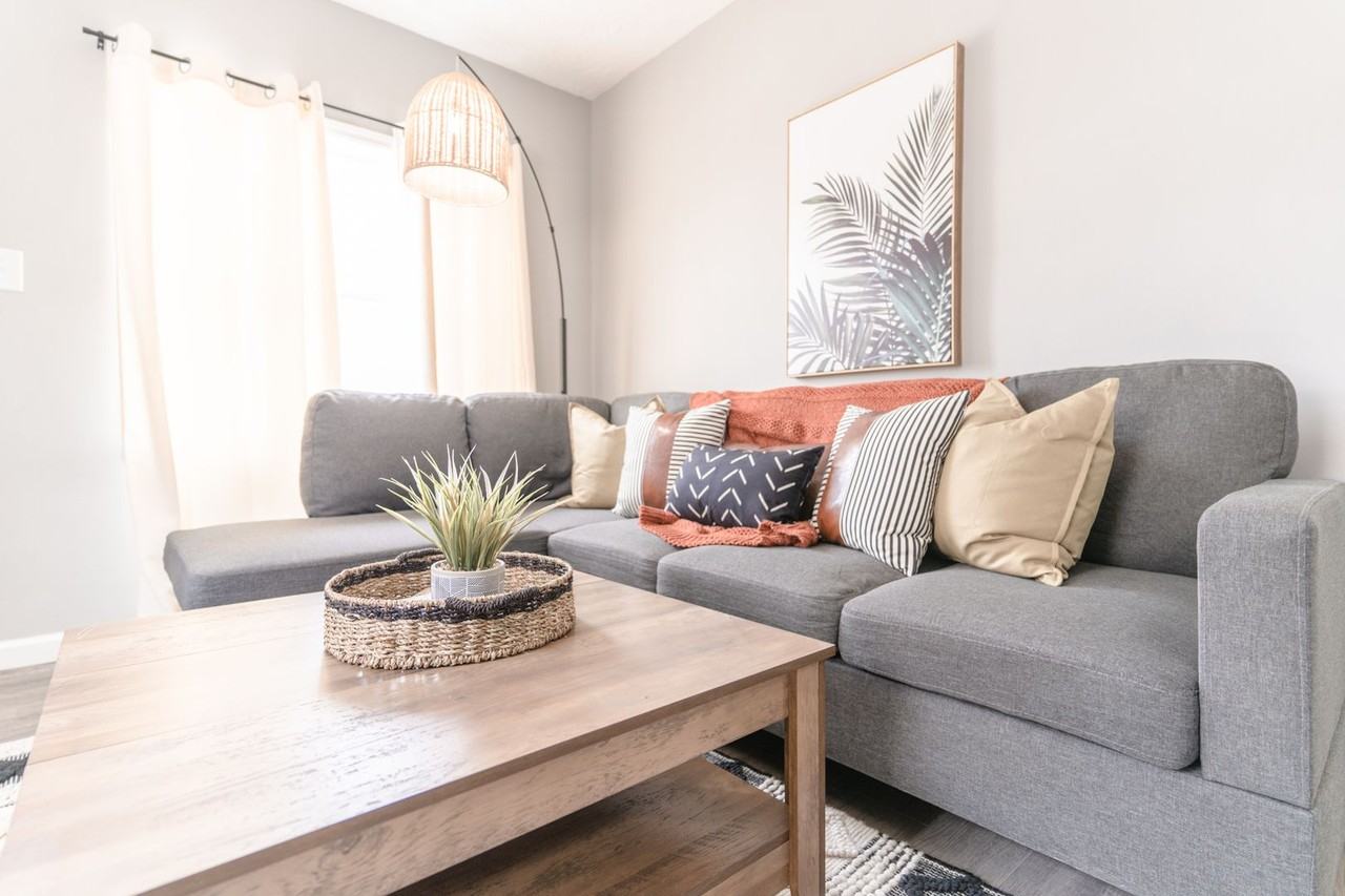 1690 Jefferson Ave - Photo 4 of 29