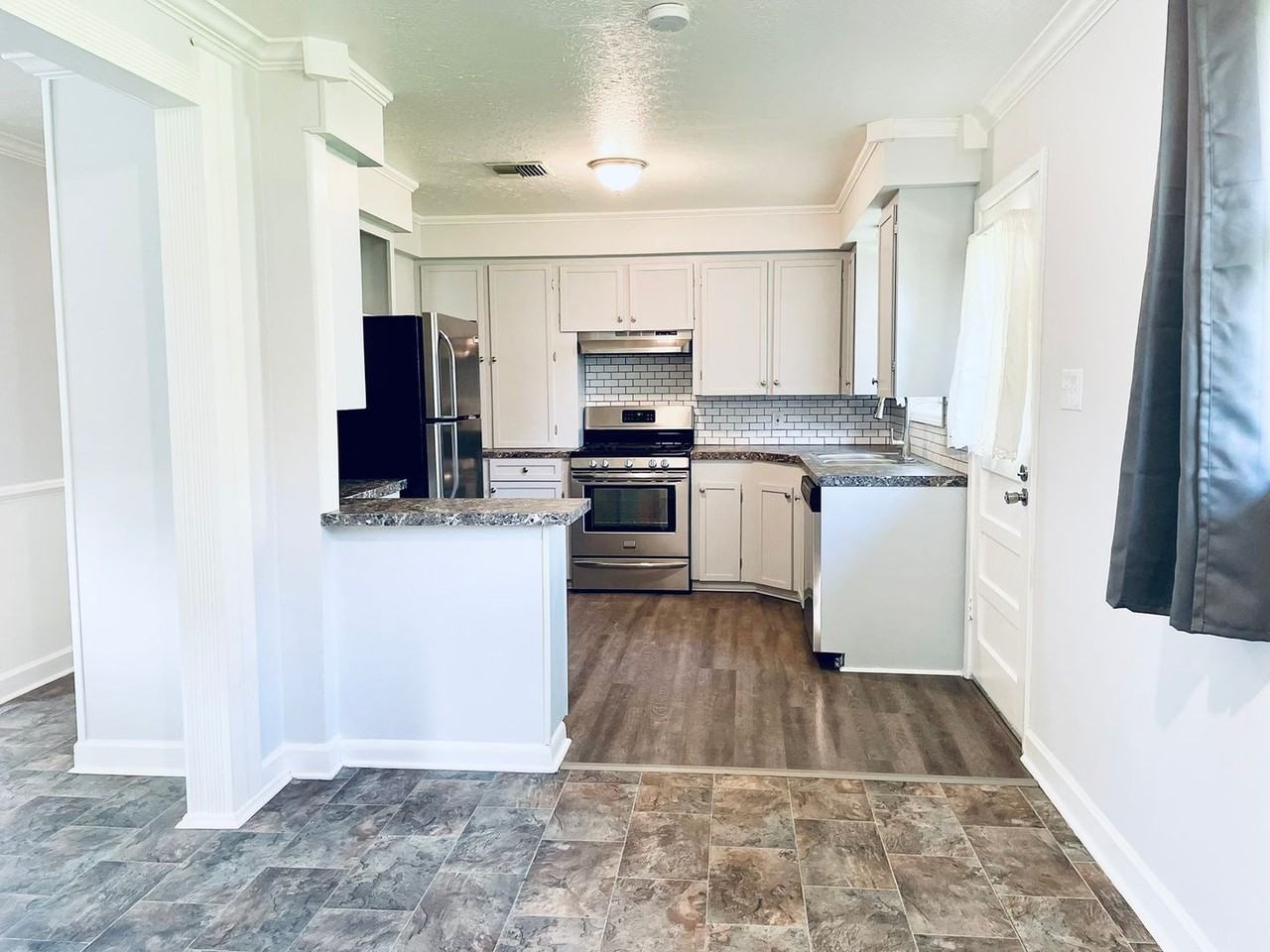 109 Birch Drive - Photo 3 of 11