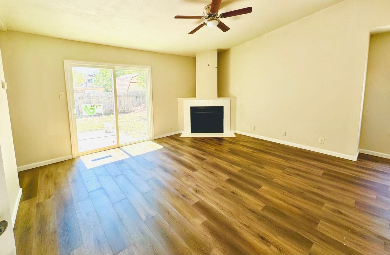 6014 Hidden Sunrise Dr - Photo 3 of 7