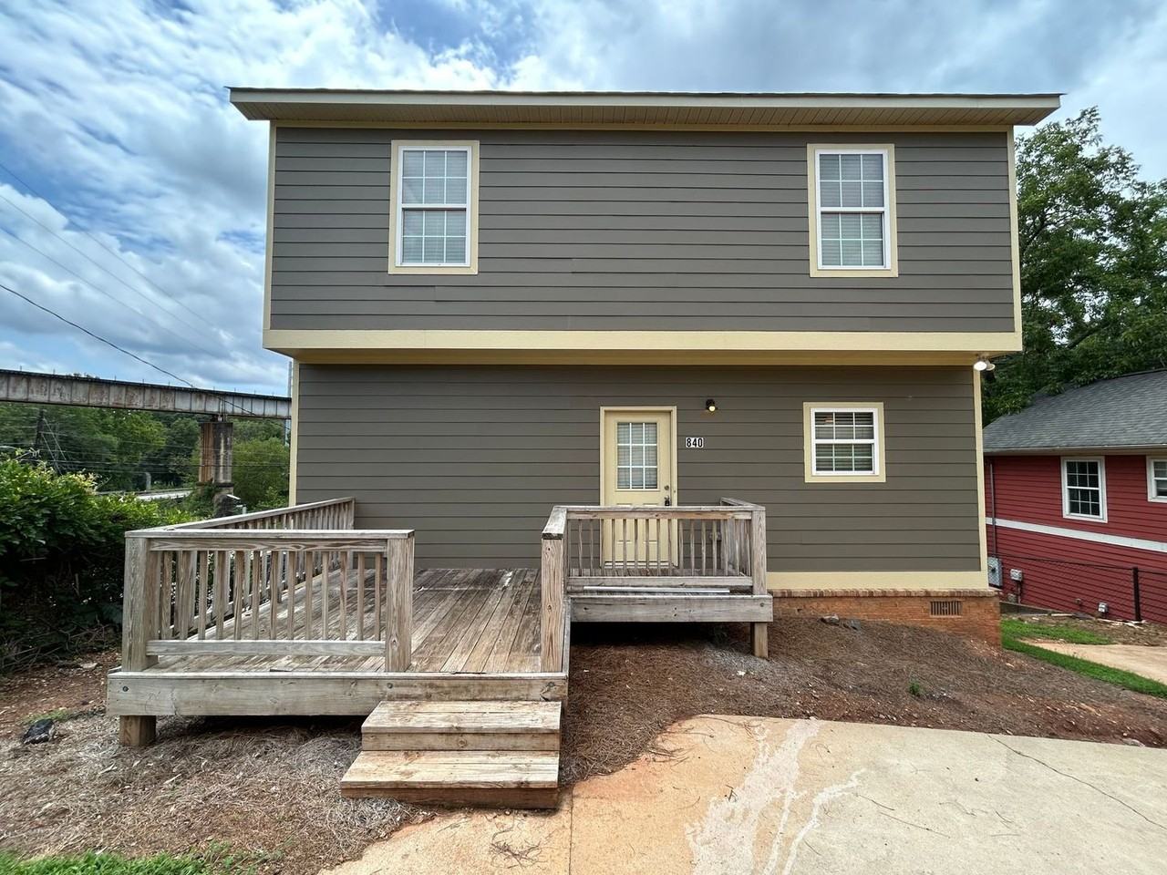 840 Dr Martin Luther King Pkwy - Photo 2 of 28