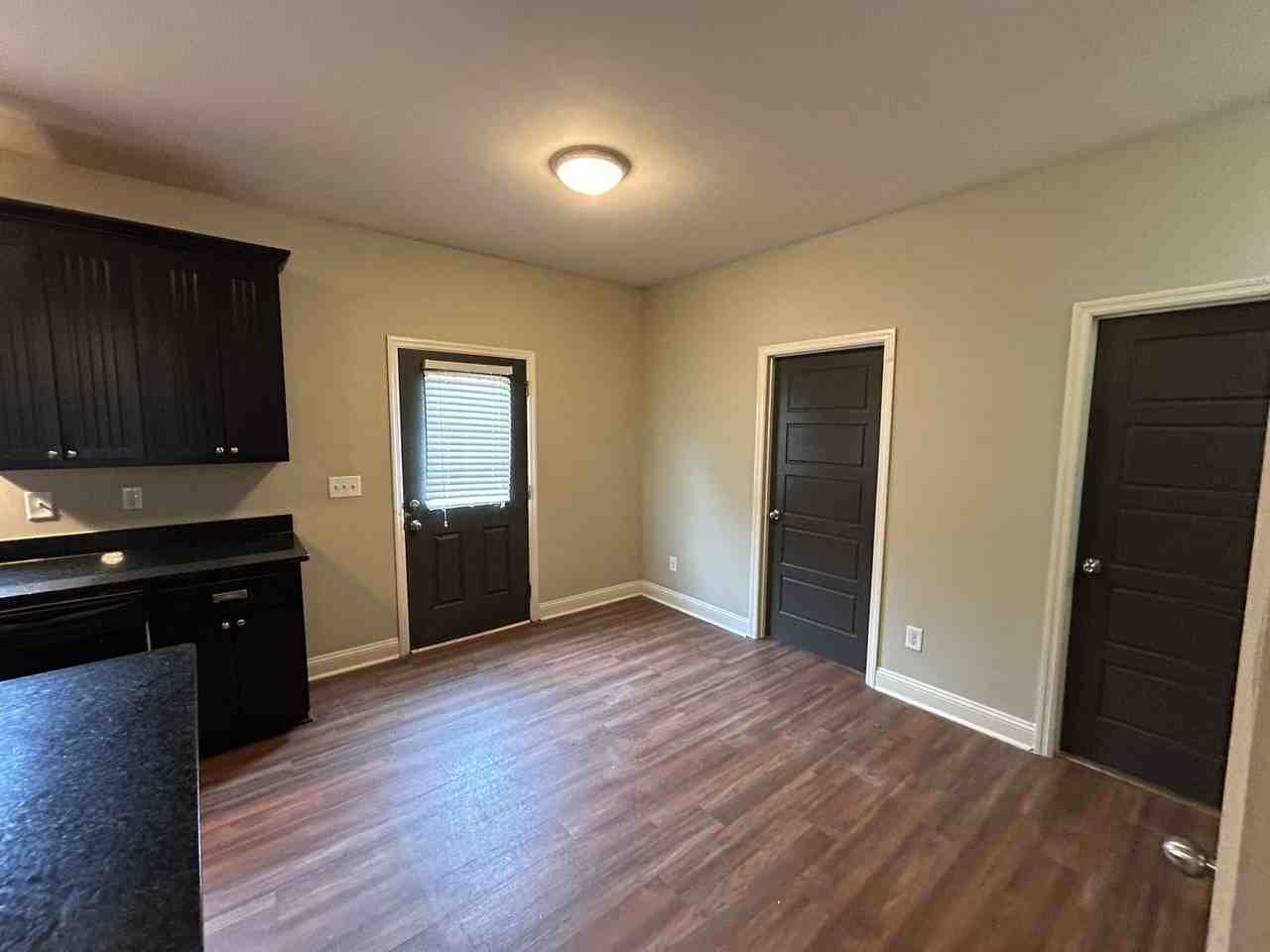 840 Dr Martin Luther King Pkwy - Photo 5 of 28
