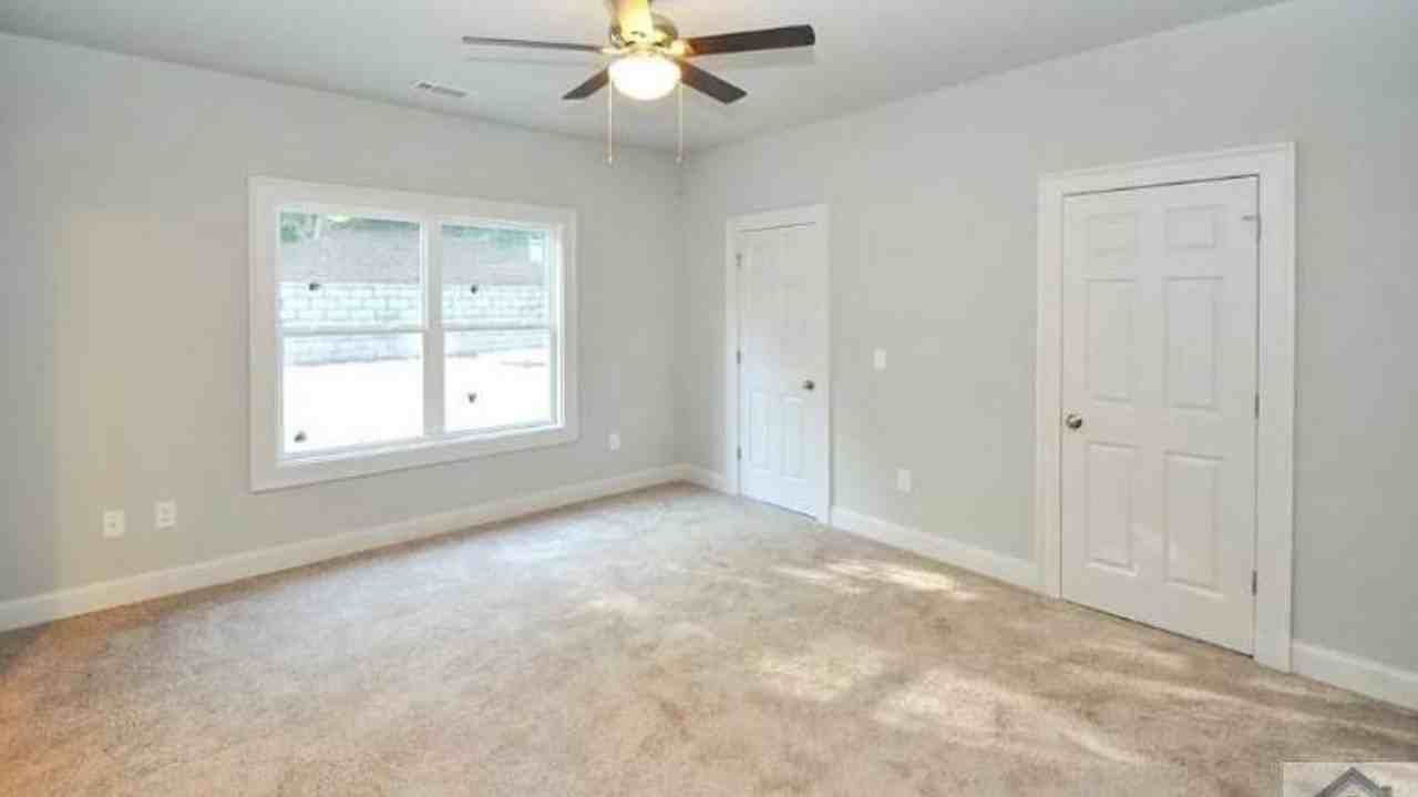 546 N Peter St - Photo 4 of 11