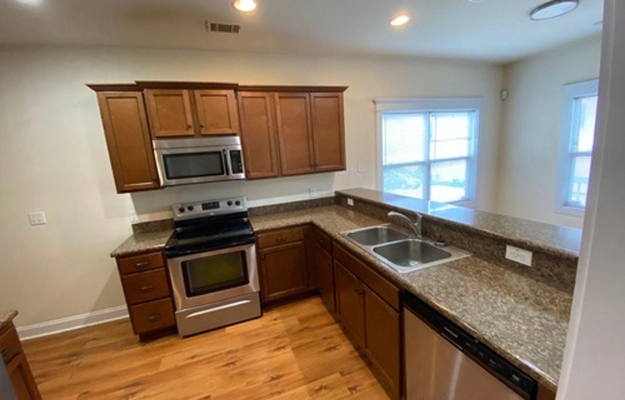 238 Madison Hts - Photo 3 of 8