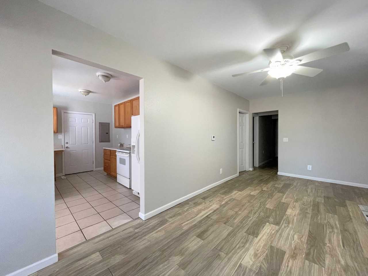 2625 N Adams St - Photo 4 of 20