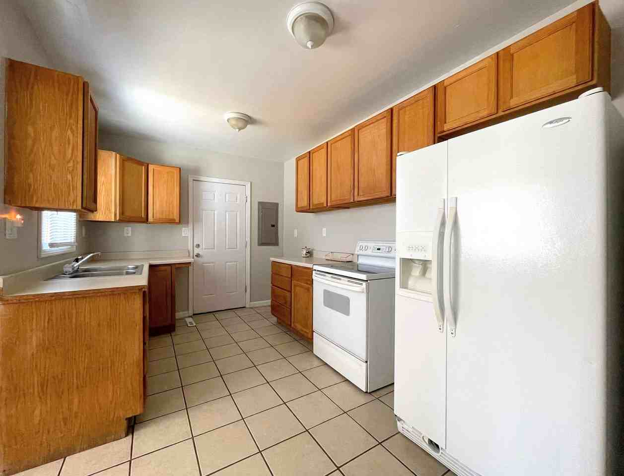 2625 N Adams St - Photo 7 of 20