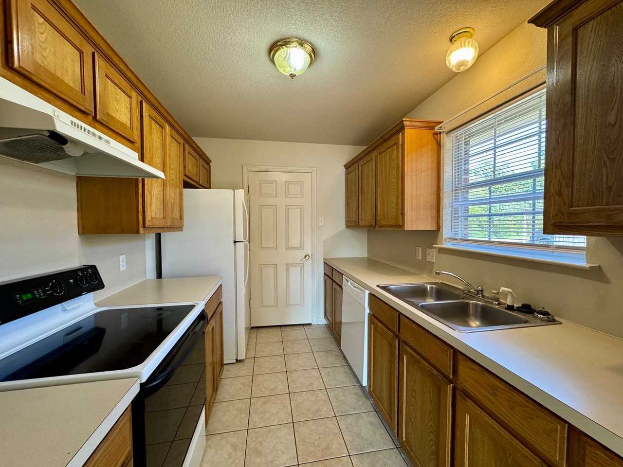 210 Cathy Drive - Photo 5 of 11