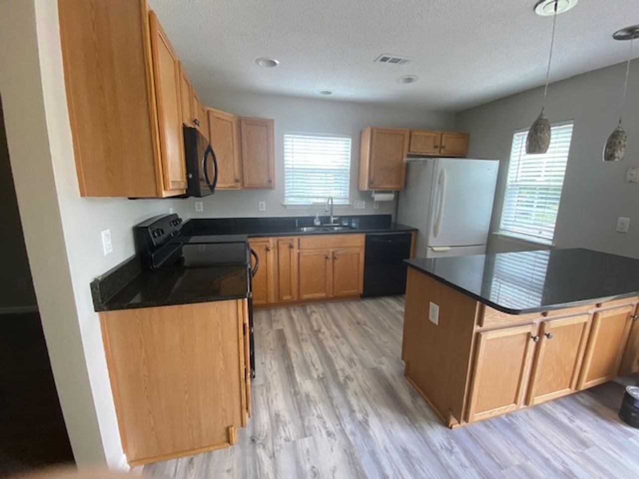 96 Tannenbaum Cir - Photo 5 of 35