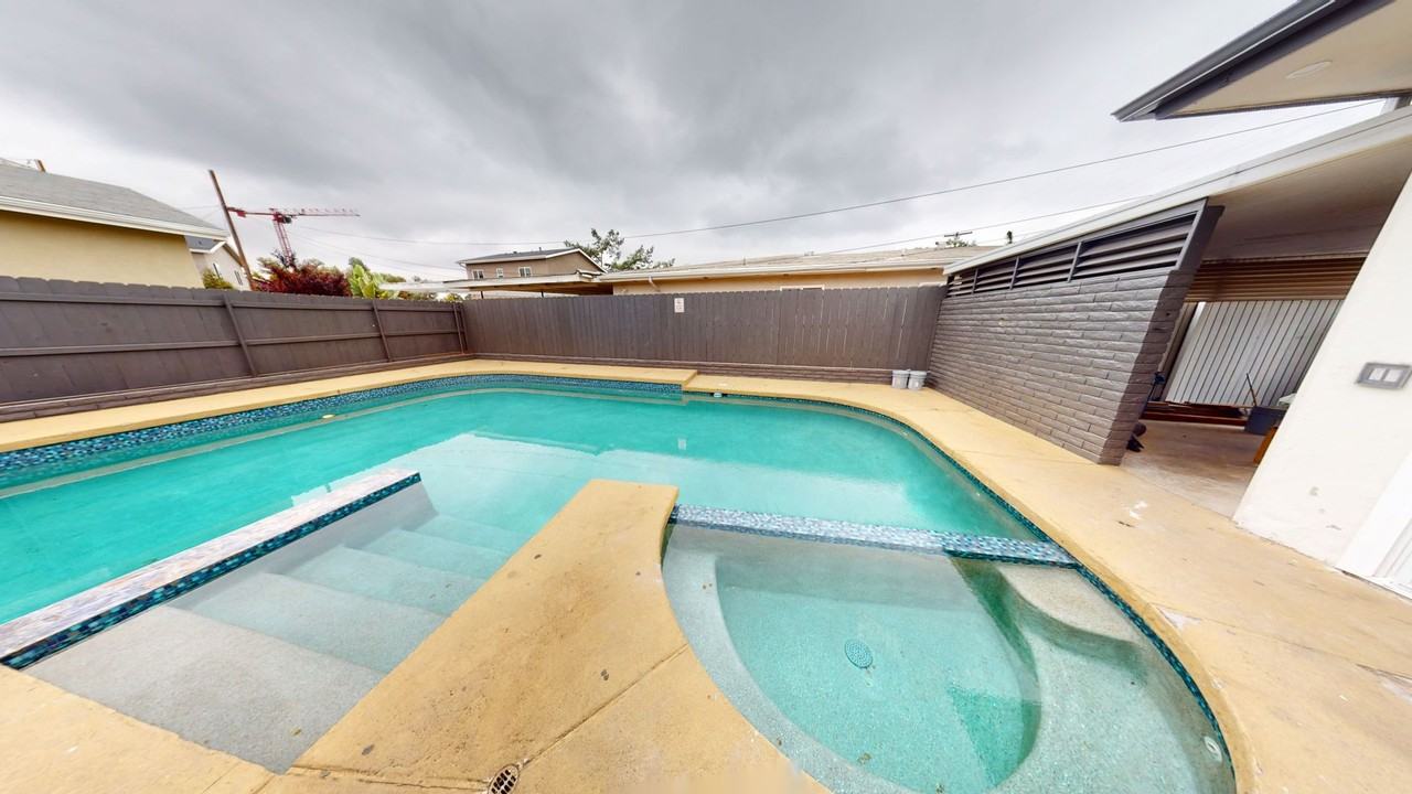 5136 East Falls View Drive - Photo 2 of 19