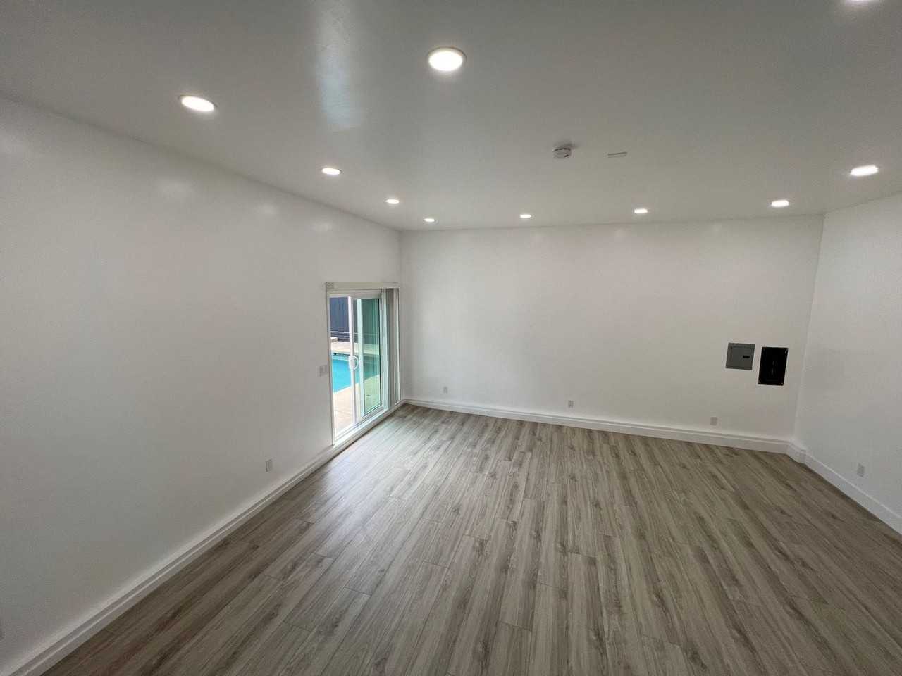 5136 East Falls View Drive - Photo 7 of 19