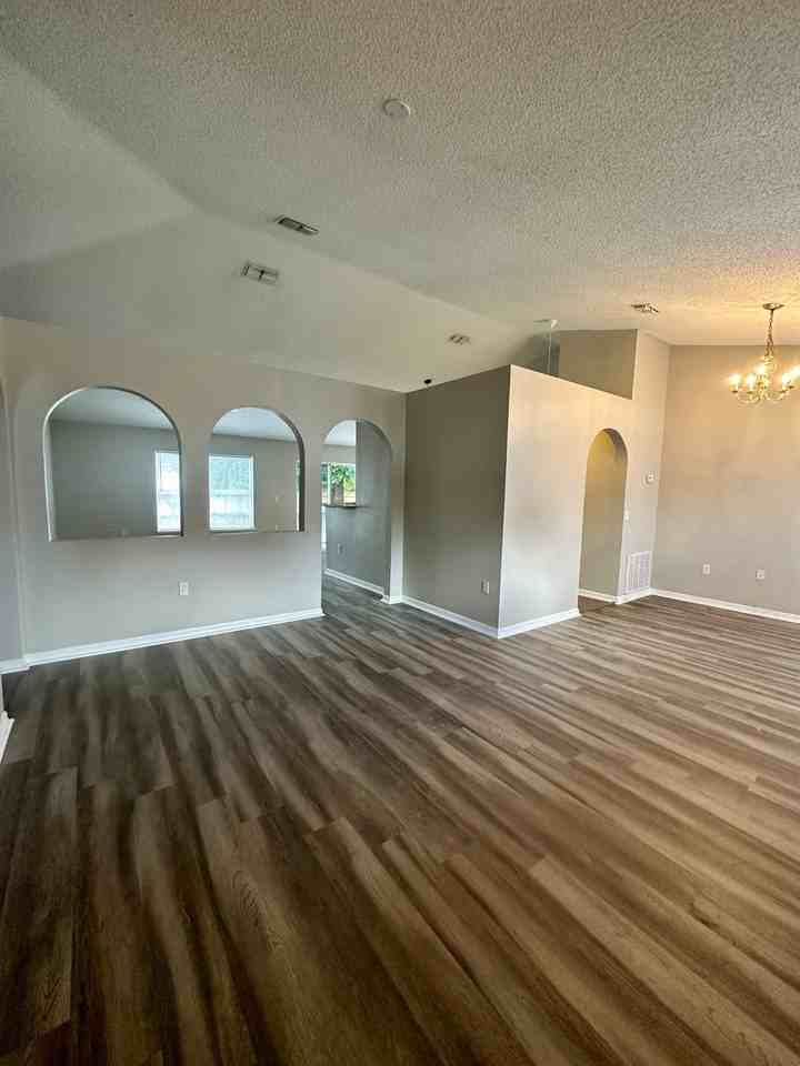 1007 Mayfair Pl - Photo 6 of 15