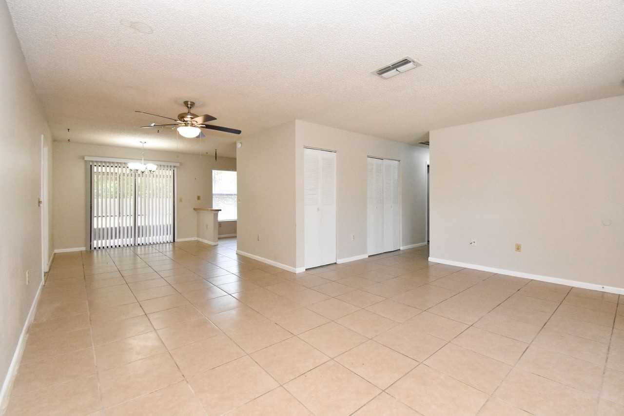 27 Sapphire Run - Photo 3 of 15