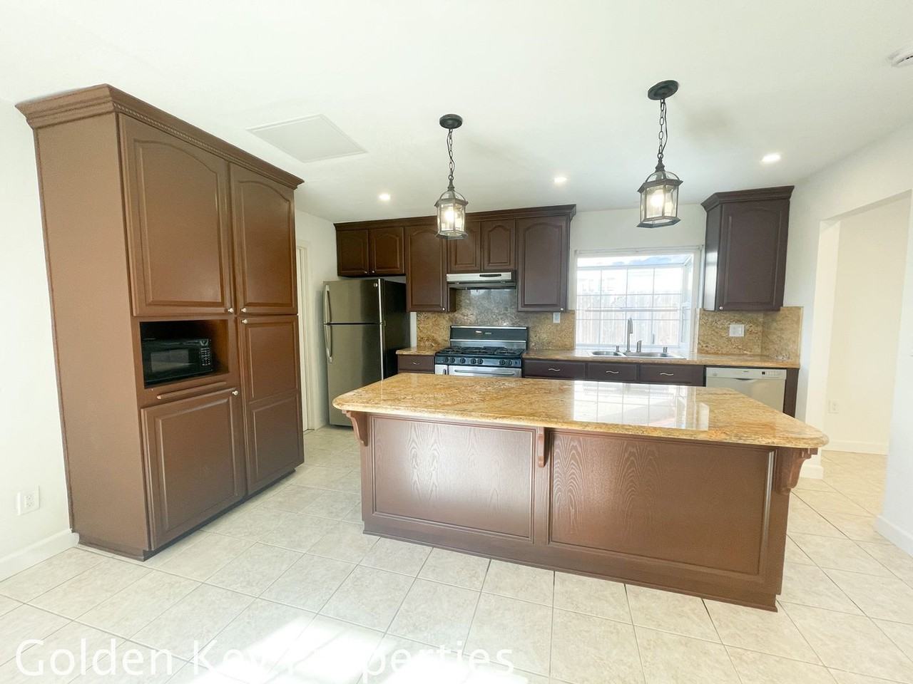 1560 Indian Summer Rd - Photo 7 of 24