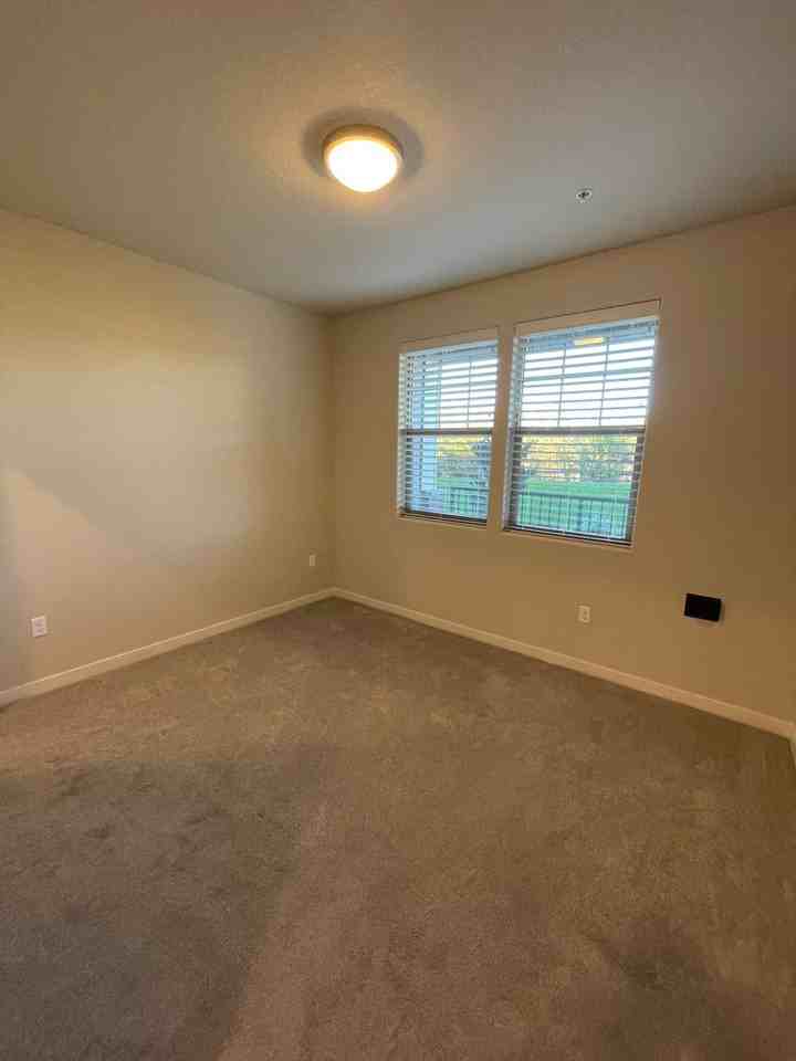 16401 Northwest Chadwick Way #108 - Photo 6 of 10