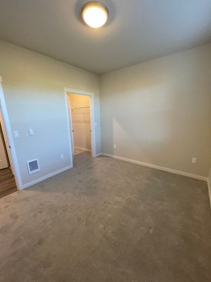 16401 Northwest Chadwick Way #108 - Photo 7 of 10