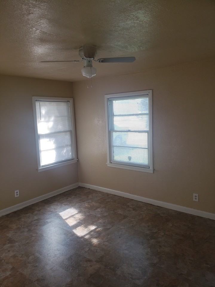 4009 Miller Ave - Photo 2 of 4