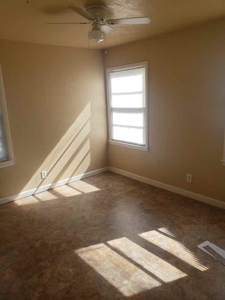 4009 Miller Ave - Photo 3 of 4
