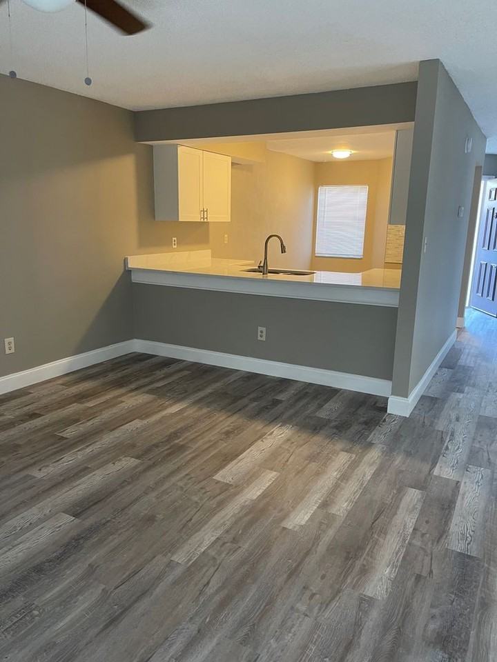 10111 Berry Field Ct - Photo 3 of 18