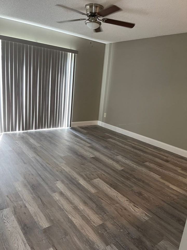 10111 Berry Field Ct - Photo 5 of 18