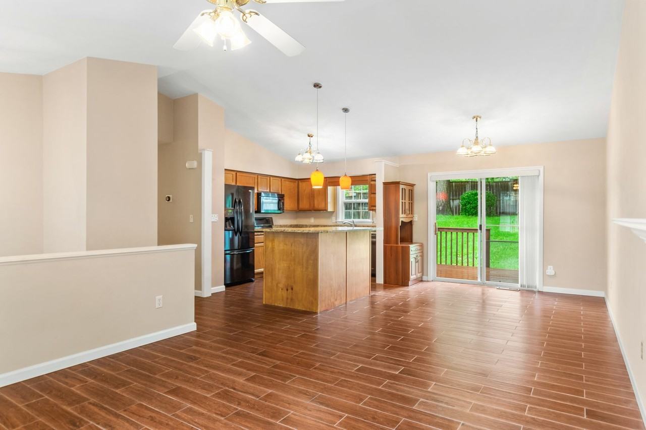 70 Johns Ct - Photo 4 of 22