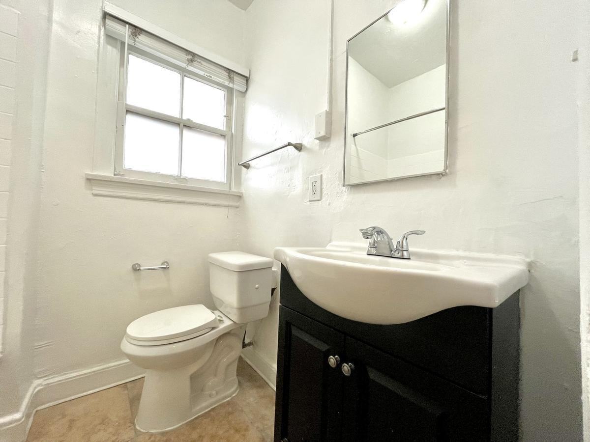 357 S Alvarado St - Photo 4 of 37