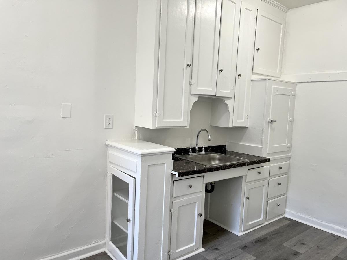 357 S Alvarado St - Photo 2 of 37