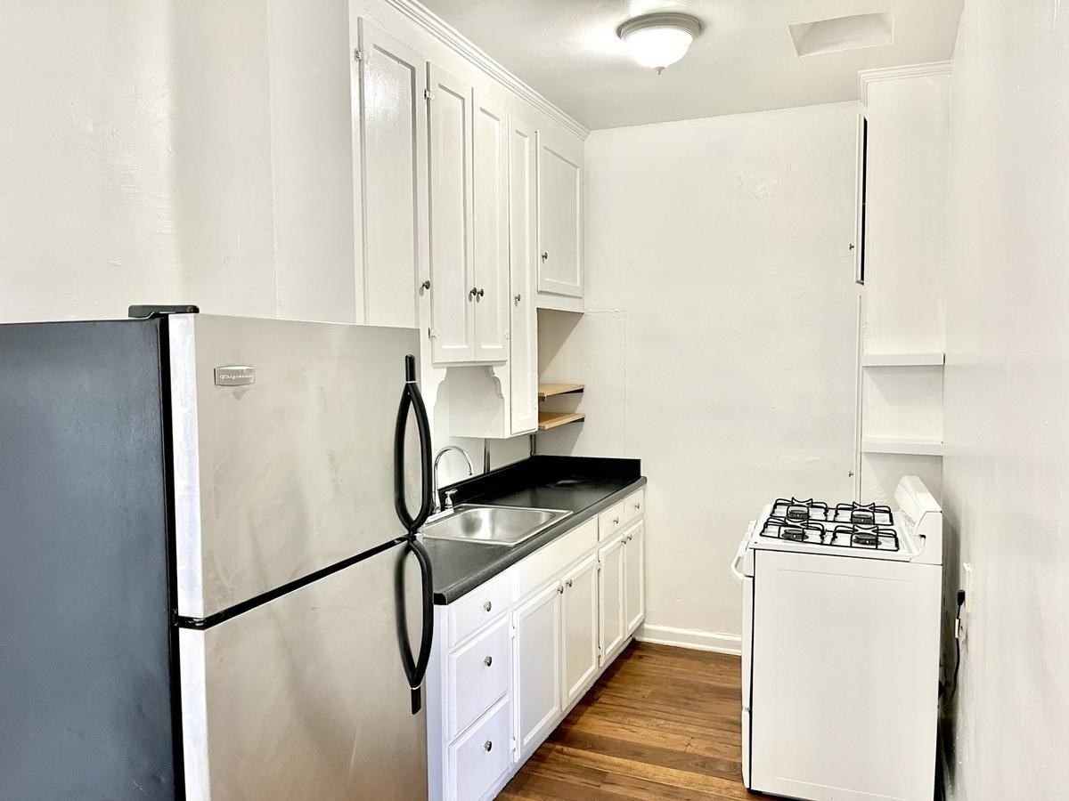 357 S Alvarado St - Photo 7 of 37