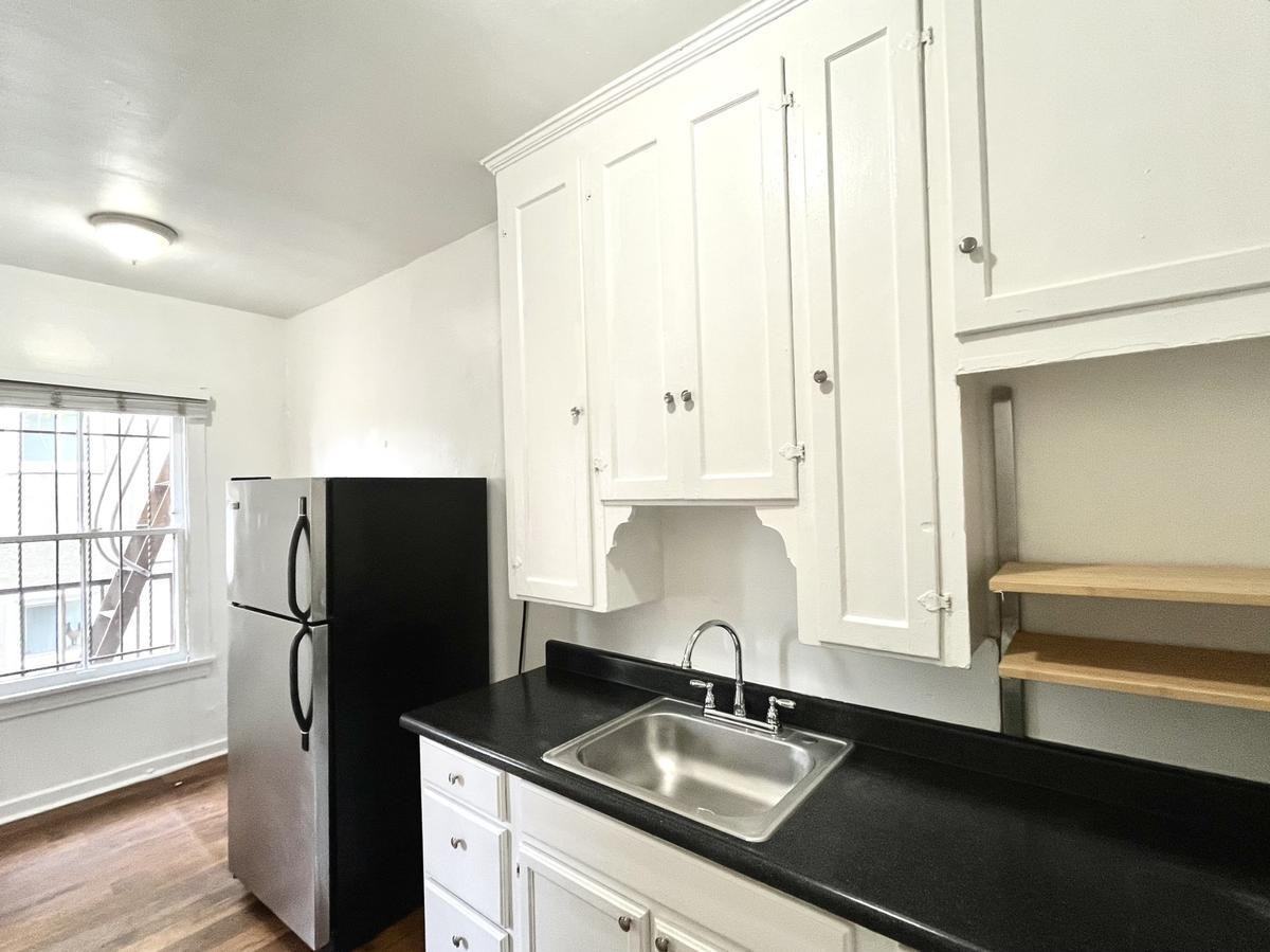 357 S Alvarado St - Photo 6 of 37