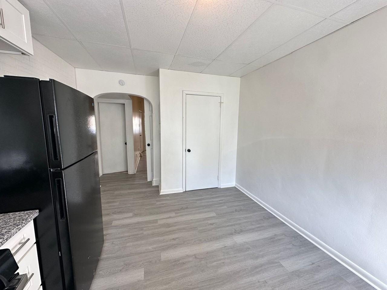 1721 S Canal St - Photo 2 of 6