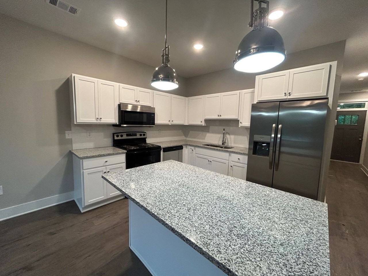 247 Madison Hts - Photo 5 of 19