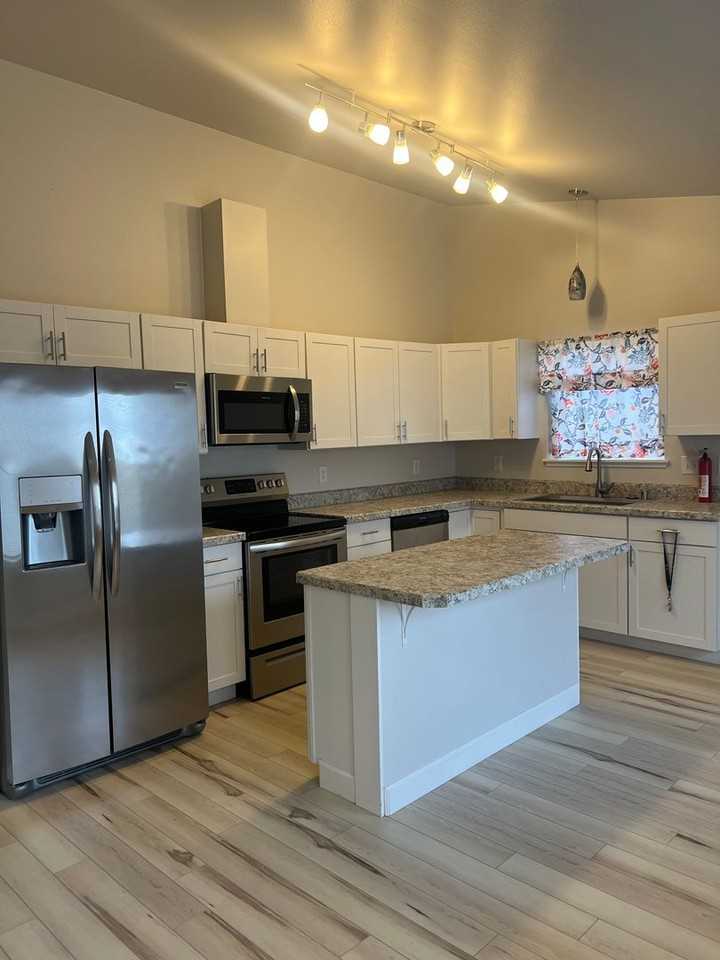 8518 Dunlap Ct #8 - Photo 3 of 16