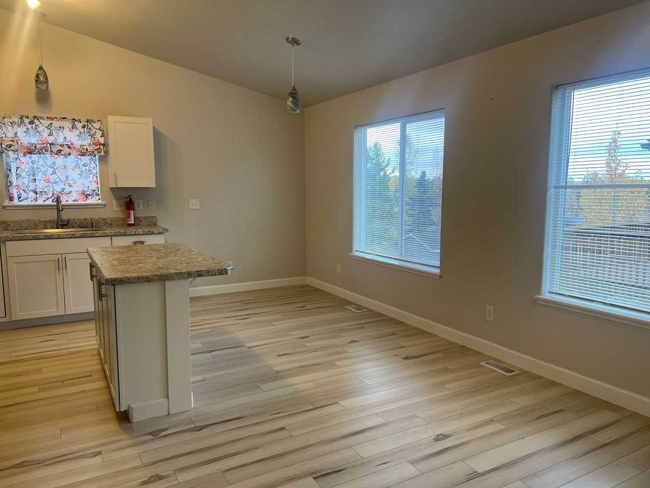 8518 Dunlap Ct #8 - Photo 5 of 16