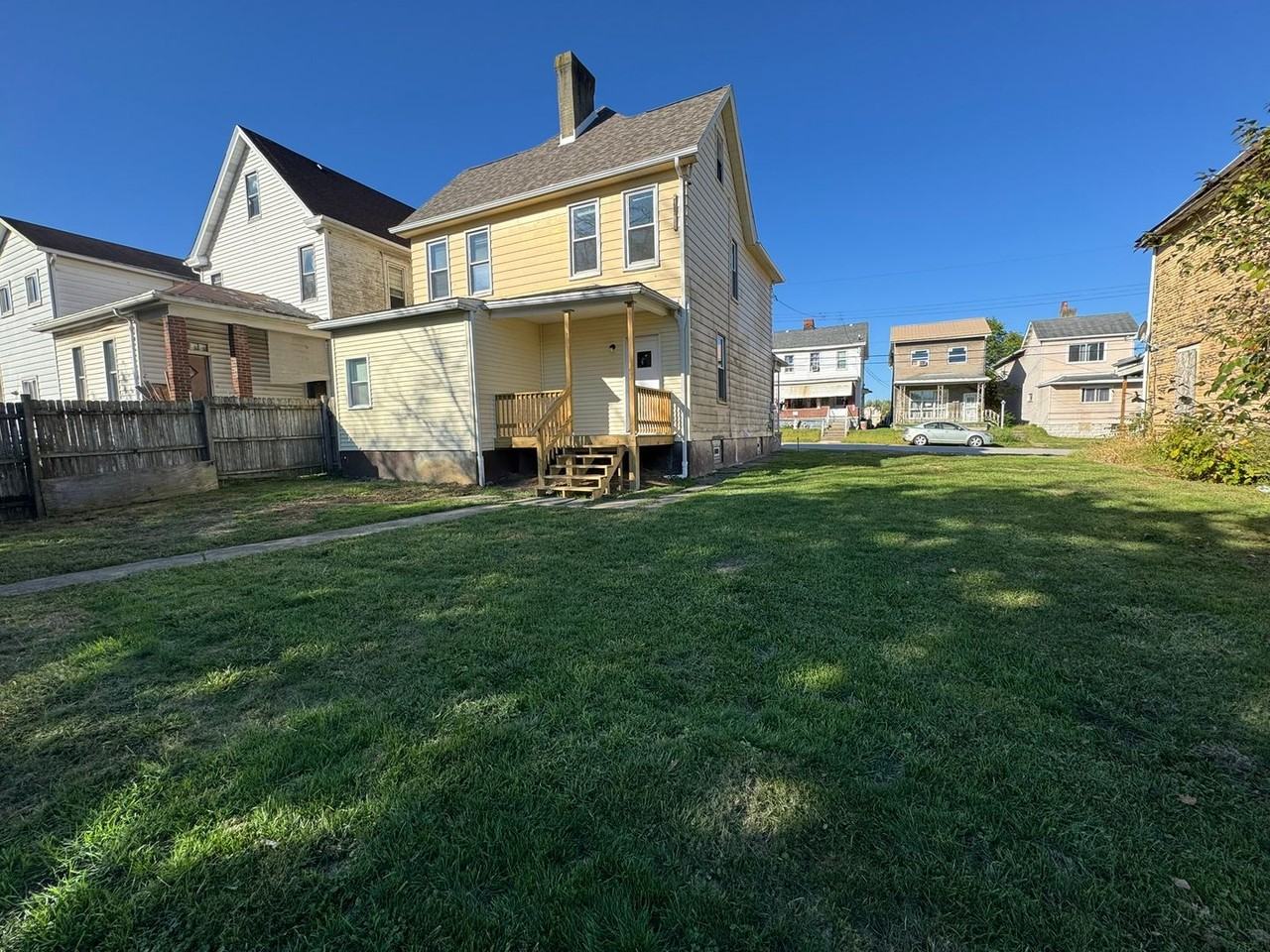 913 Union Ave - Photo 4 of 44