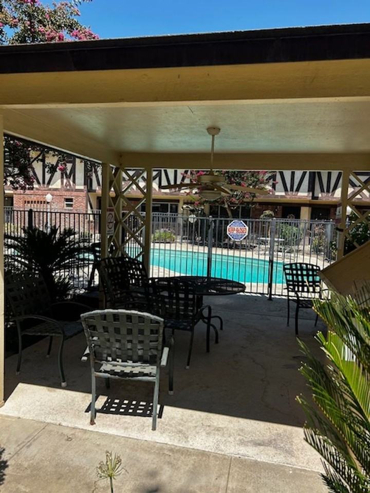 600 Lansing Dr #16 - Photo 3 of 16