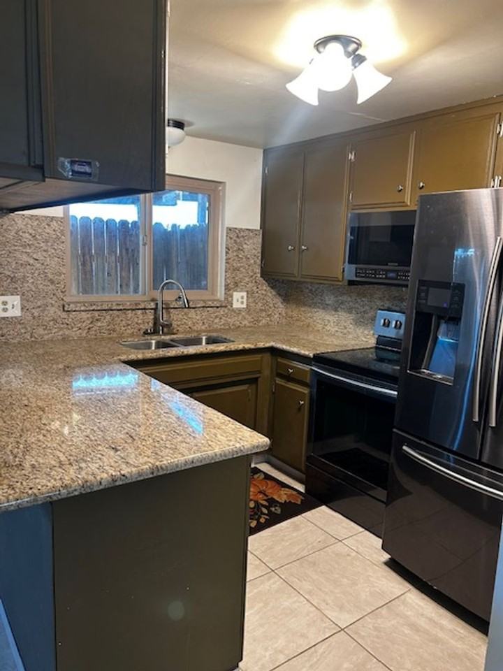 600 Lansing Dr #16 - Photo 7 of 16