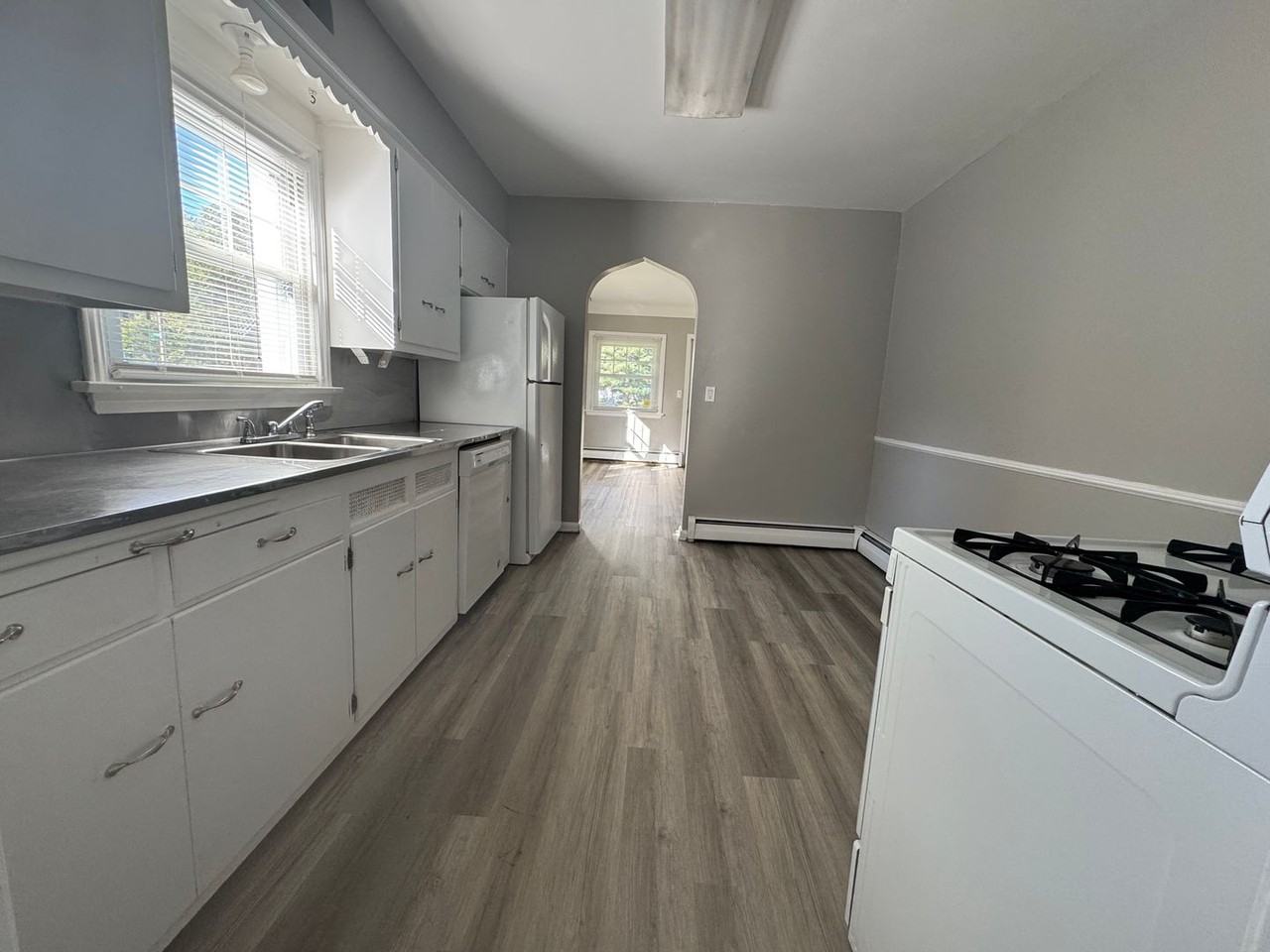 2012 Sandown Rd - Photo 2 of 16