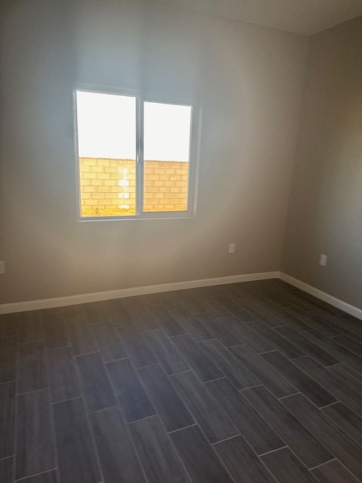 520 Anderson Ave - Photo 2 of 9