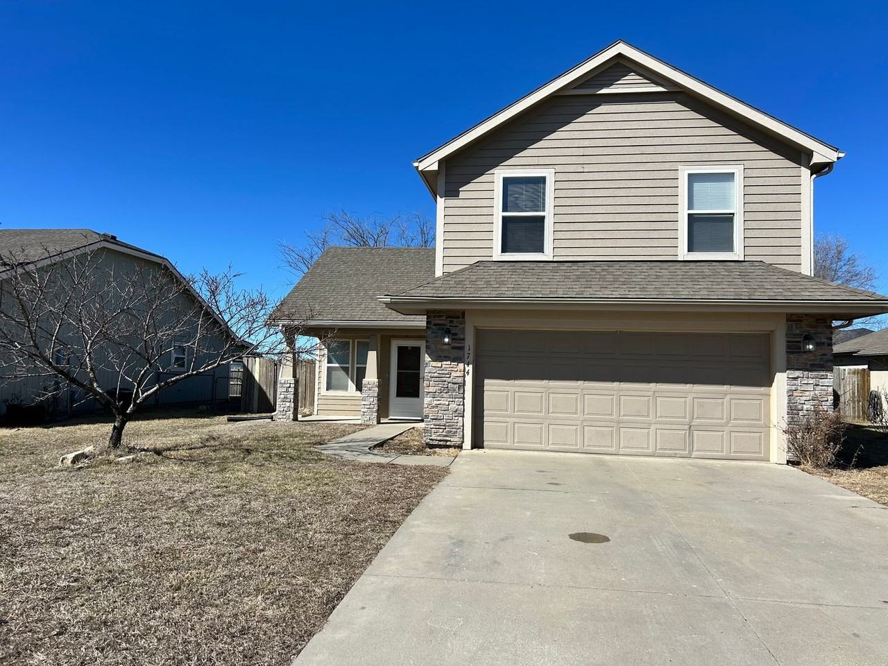 1744 Sutter Woods Rd - Photo 2 of 22